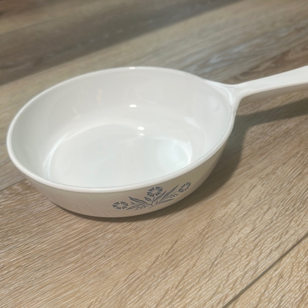 Corning Ware     Blue Cornflower.   Small pan.